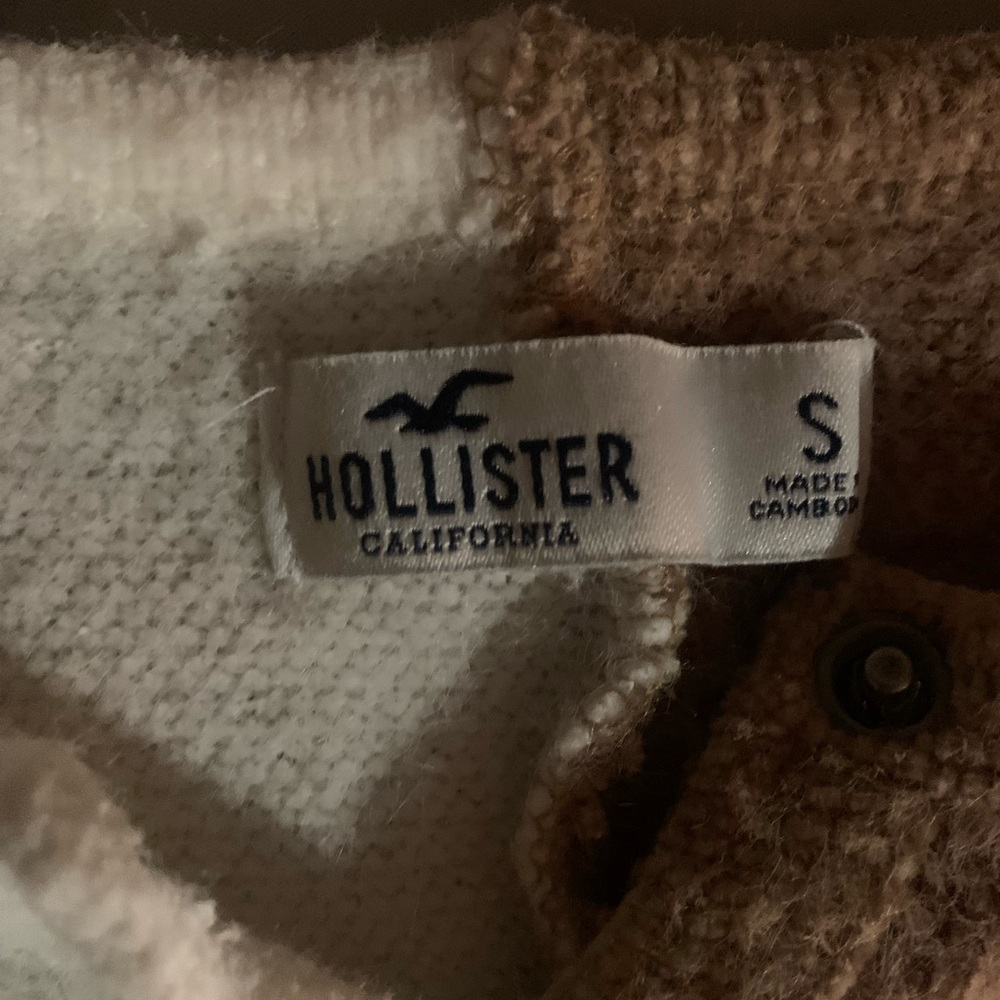 split button sweater - Picture 2 of 2
